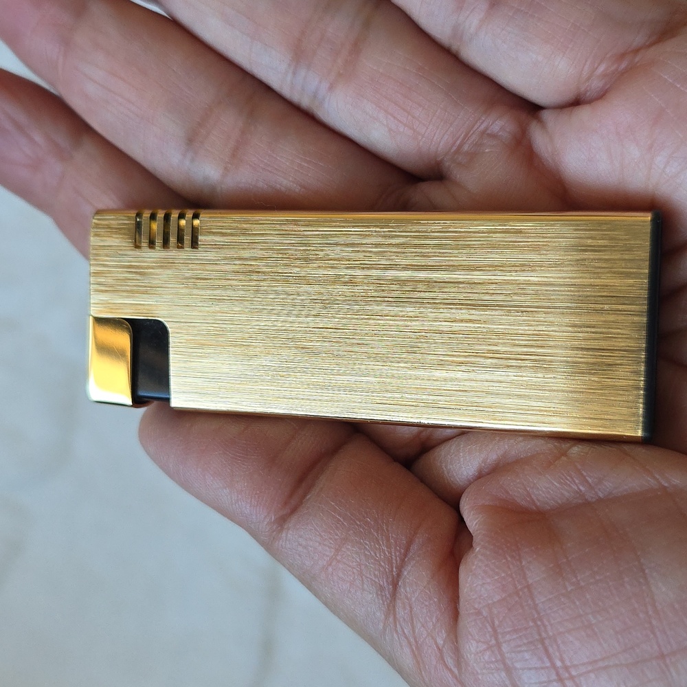 Vintage Colibri Gold and White Vintage Electro-Quartz Lighter - Picture 3 of 6